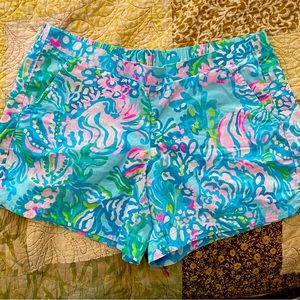Lilly Pulitzer shorts sz Medium